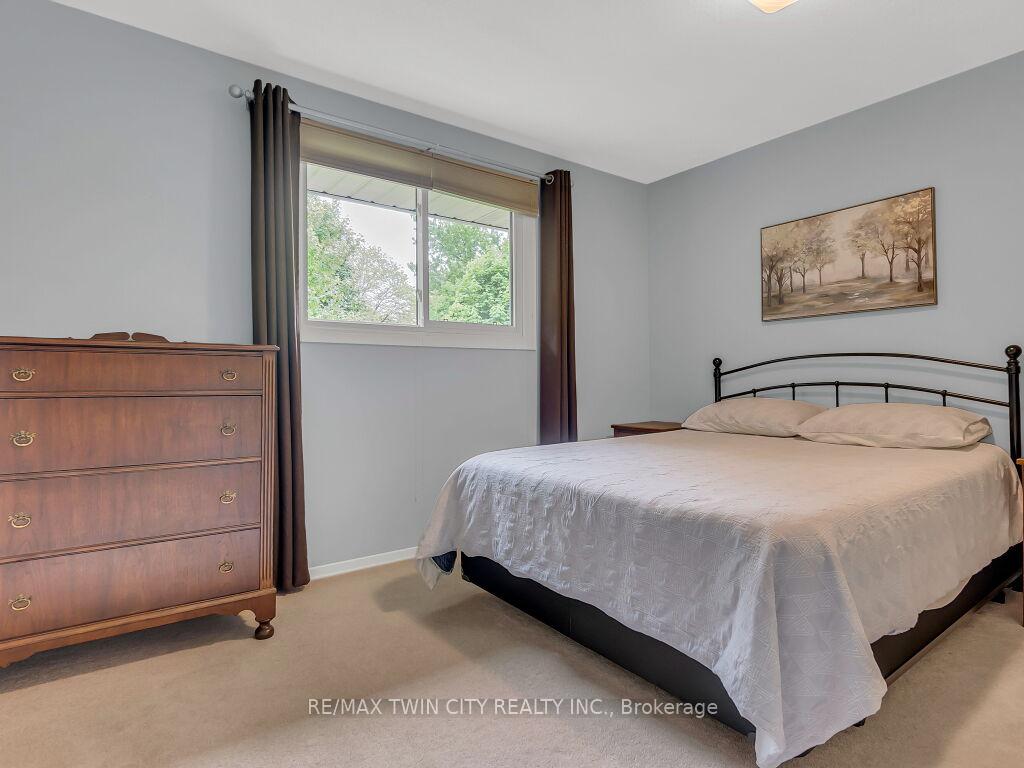 Photo 15 of 398 Mossom Place, Waterloo — HOMEH