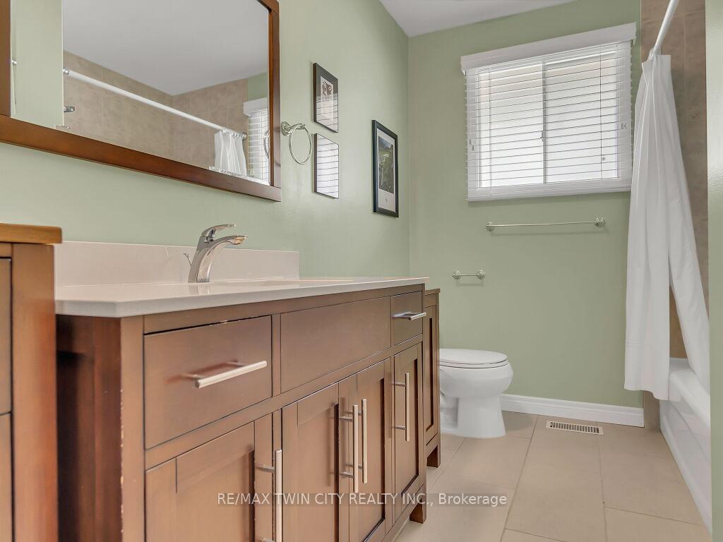 Photo 18 of 398 Mossom Place, Waterloo — HOMEH