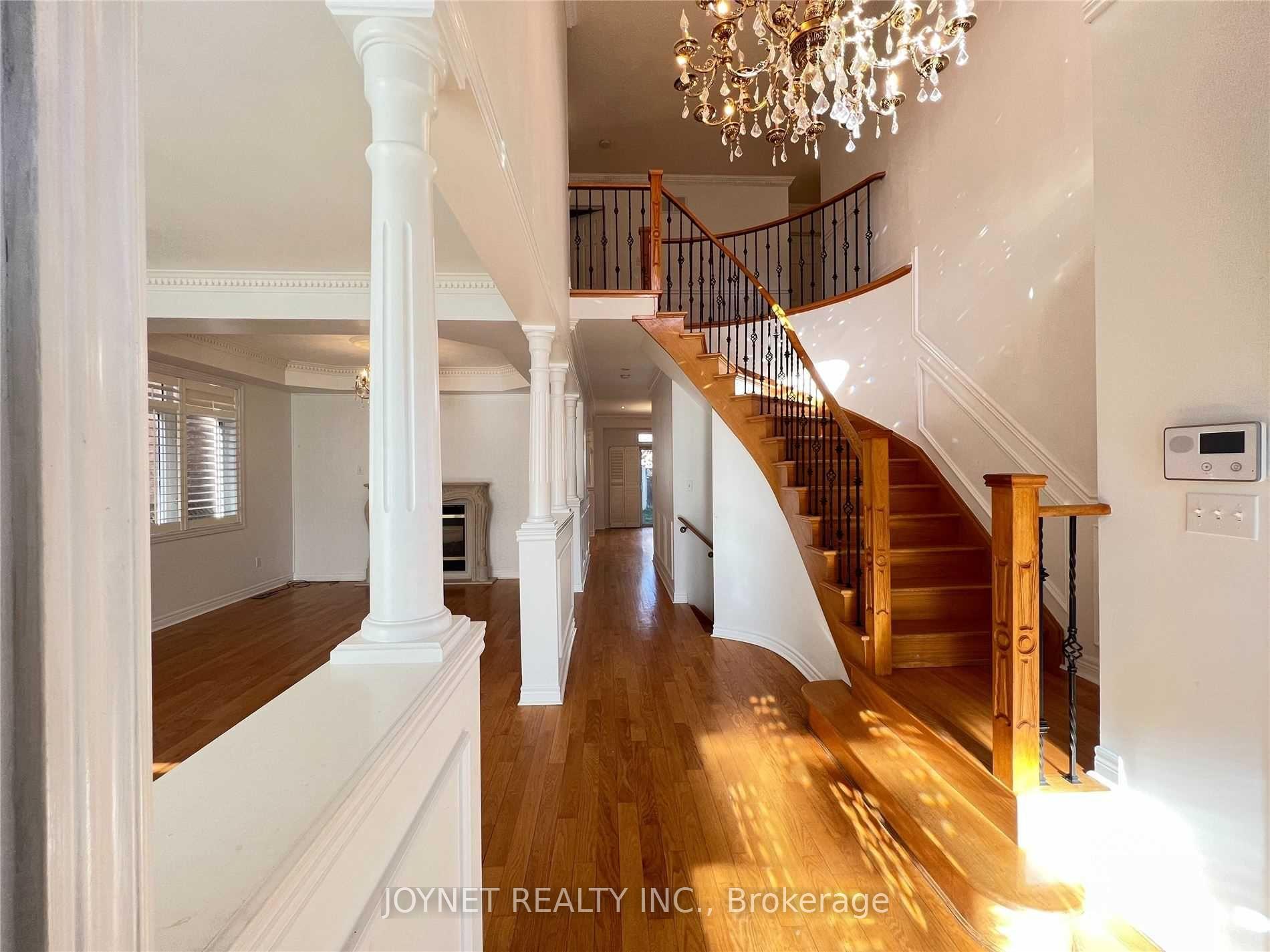 Photo 2 of 212 La Rocca Avenue, Vaughan, Vellore Village — HOMEH