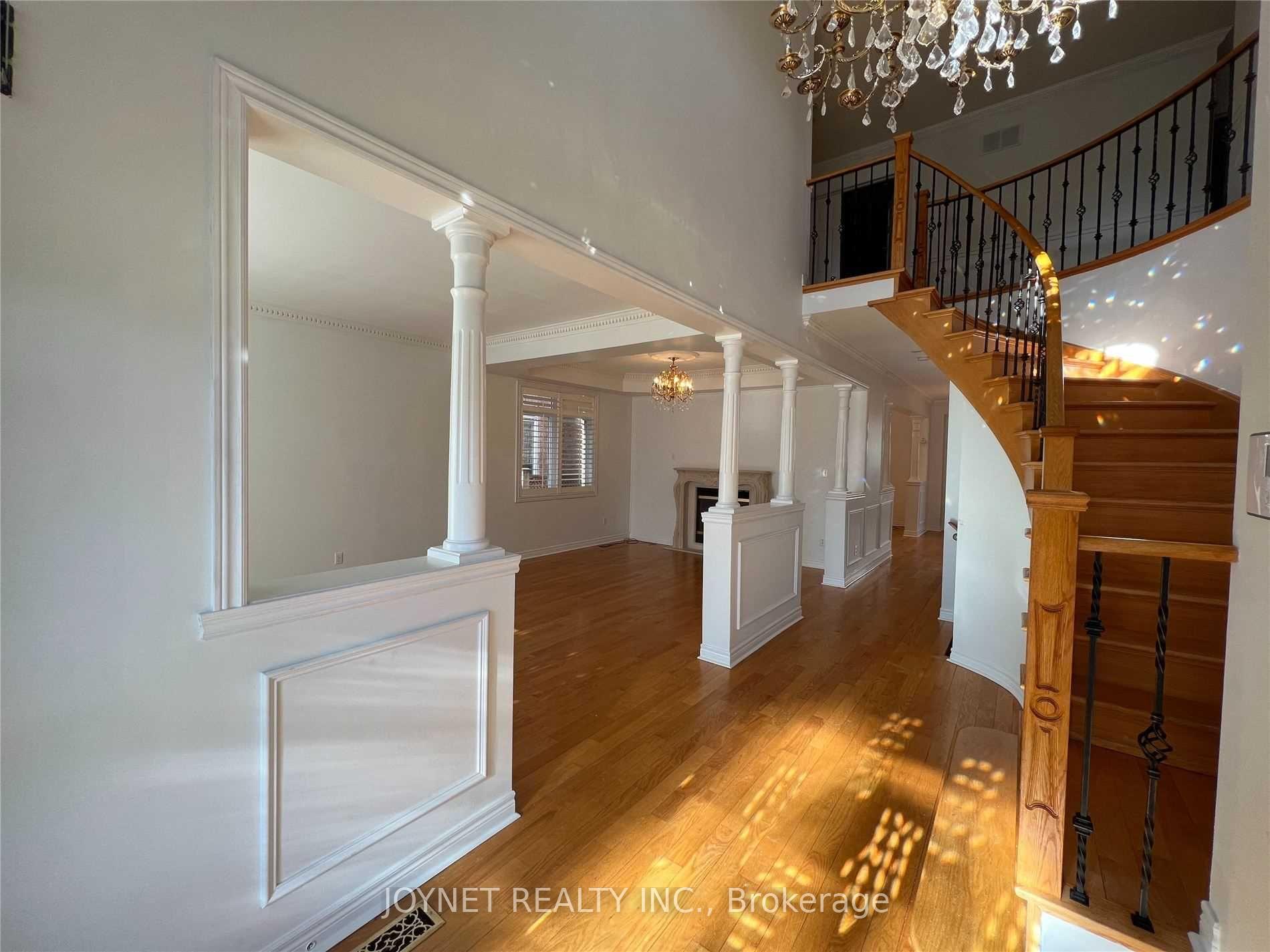 Photo 3 of 212 La Rocca Avenue, Vaughan, Vellore Village — HOMEH