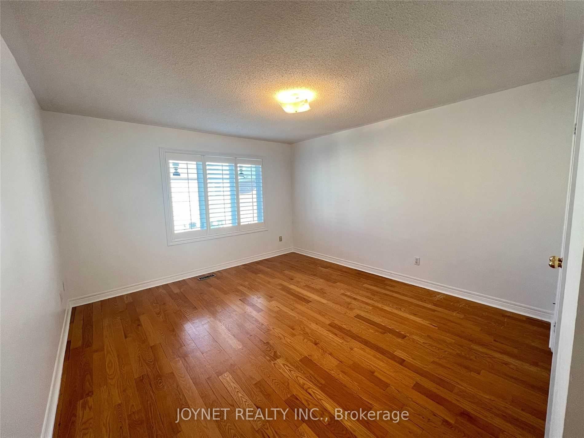 Photo 25 of 212 La Rocca Avenue, Vaughan, Vellore Village — HOMEH