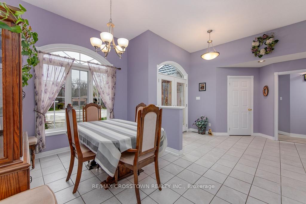 Photo 9 of 10 Birchmount Circle, Wasaga Beach — HOMEH