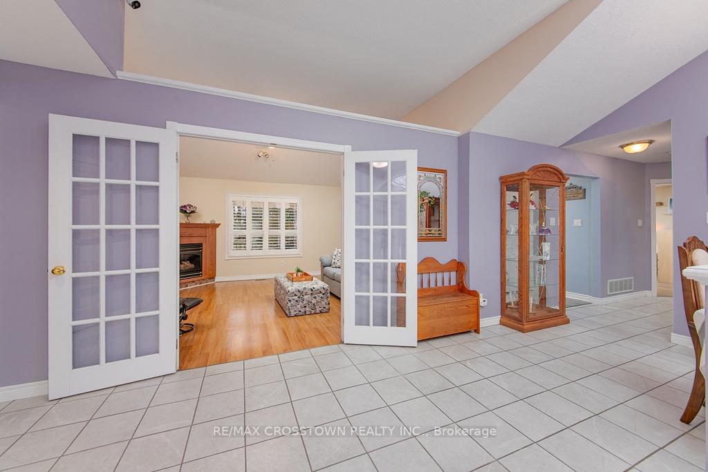 Photo 10 of 10 Birchmount Circle, Wasaga Beach — HOMEH