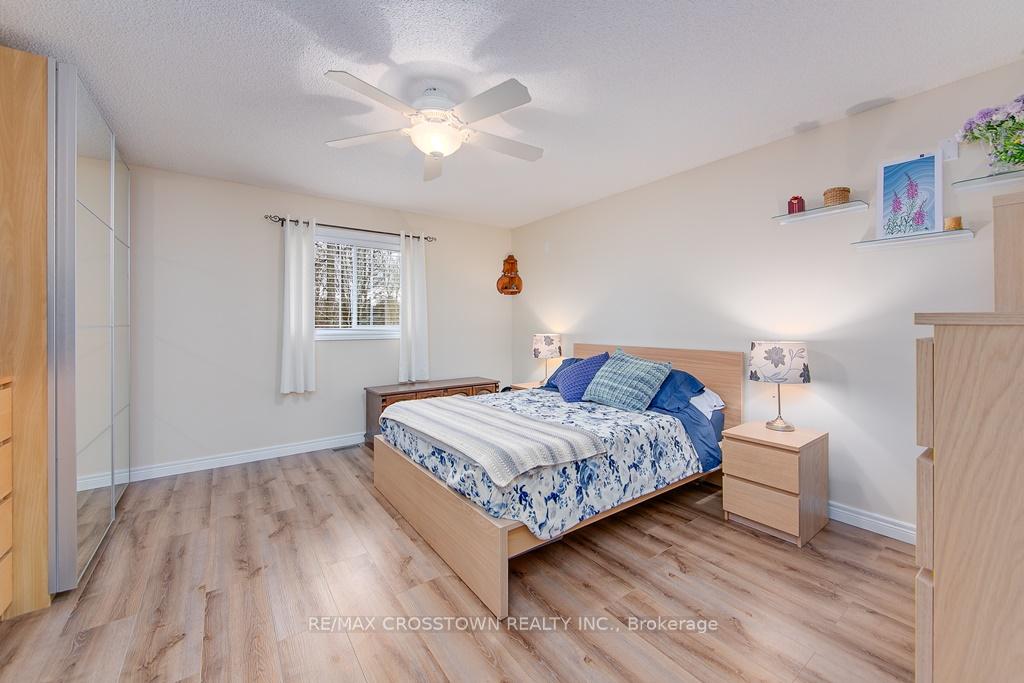Photo 11 of 10 Birchmount Circle, Wasaga Beach — HOMEH