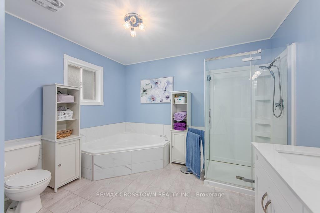 Photo 14 of 10 Birchmount Circle, Wasaga Beach — HOMEH