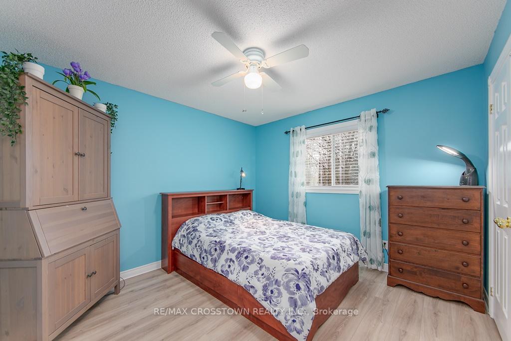 Photo 16 of 10 Birchmount Circle, Wasaga Beach — HOMEH