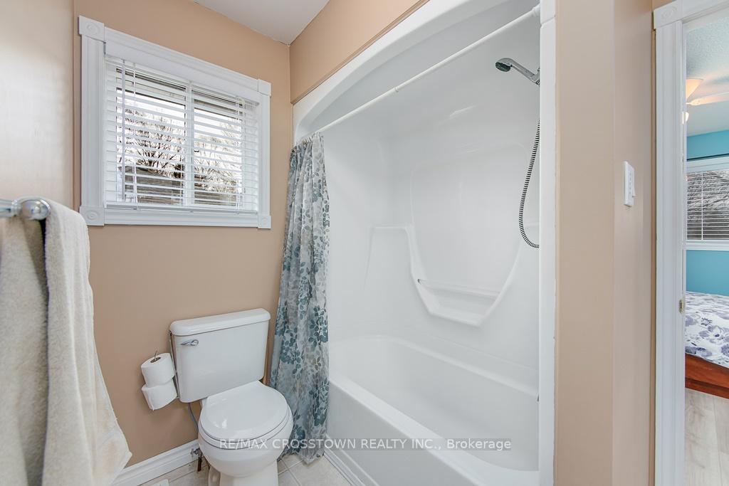 Photo 18 of 10 Birchmount Circle, Wasaga Beach — HOMEH