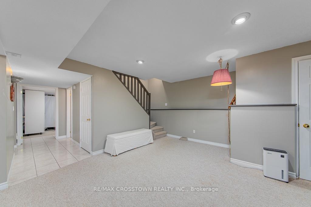 Photo 21 of 10 Birchmount Circle, Wasaga Beach — HOMEH