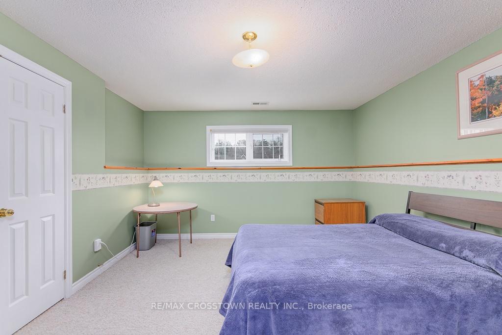 Photo 27 of 10 Birchmount Circle, Wasaga Beach — HOMEH