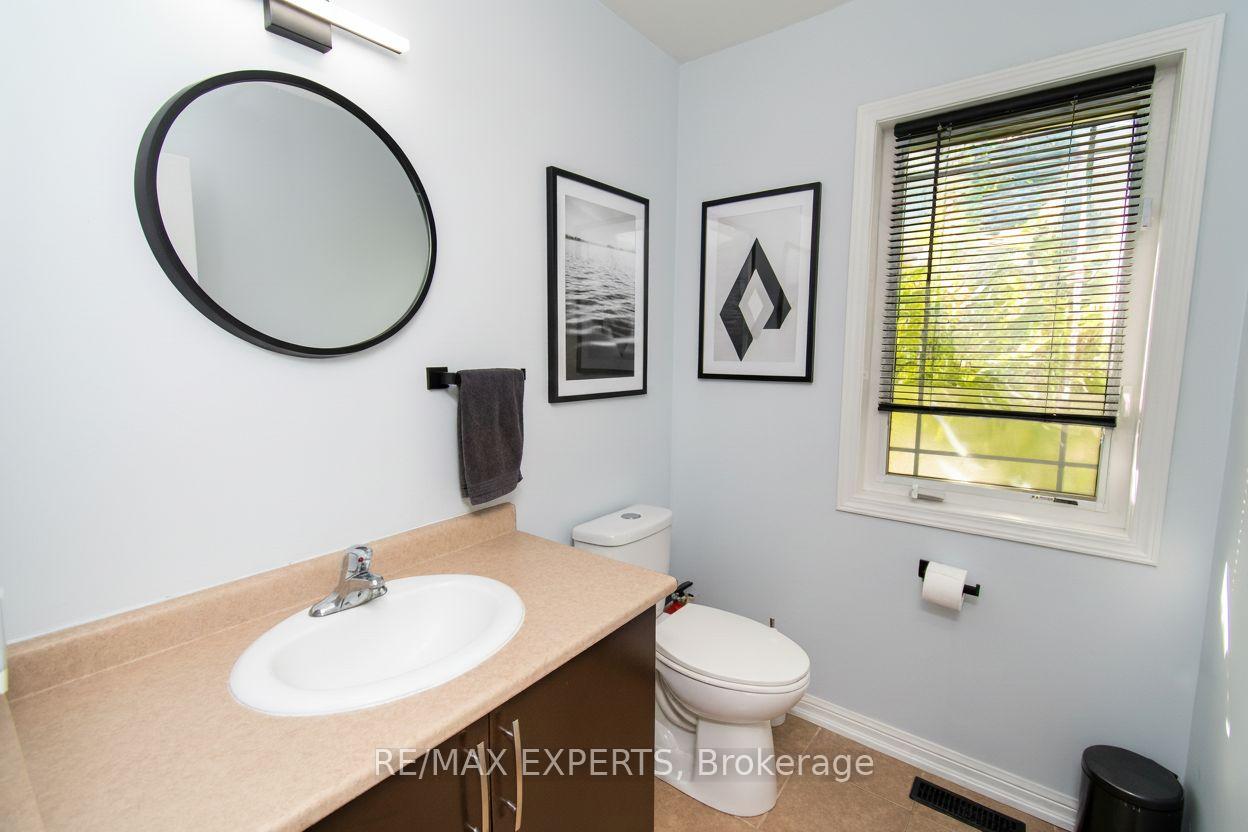 Photo 3 of Unit 64, 175 Stanley Street, Barrie, East Bayfield — HOMEH