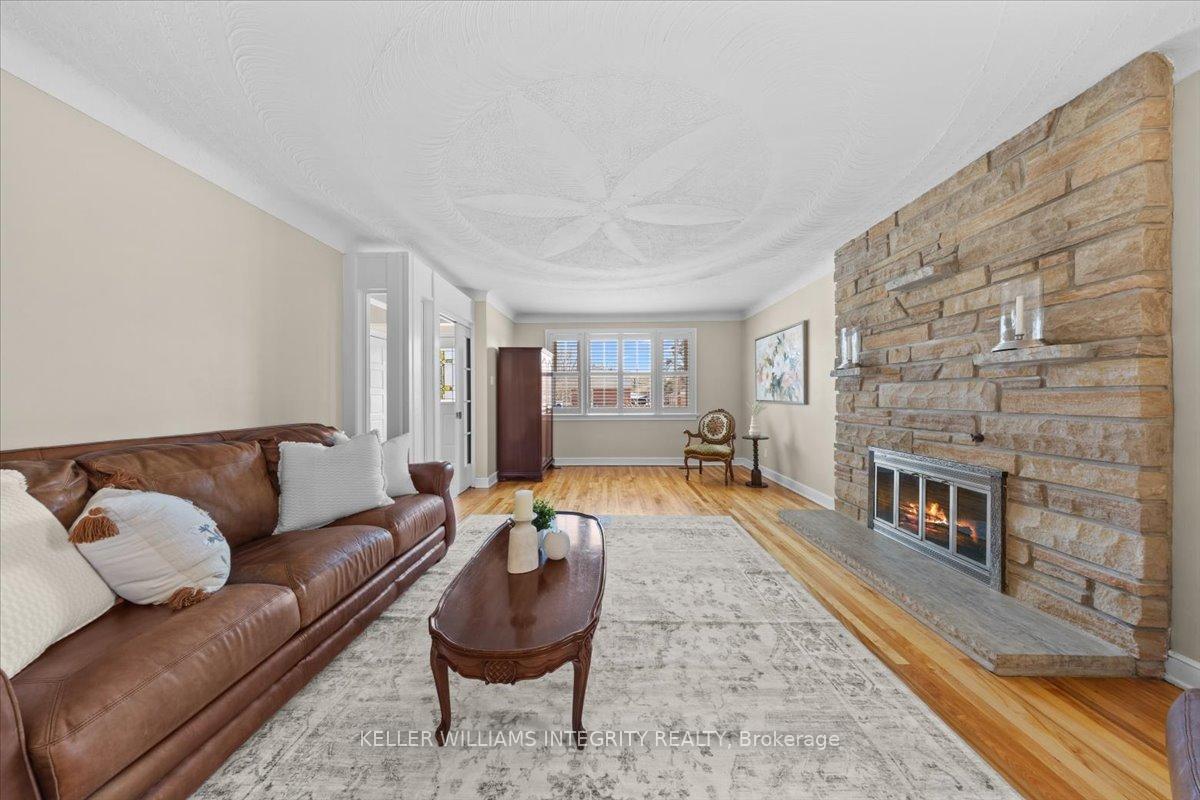 Photo 3 of 165 Dahlia Avenue, Ottawa, Applewood Acres — HOMEH