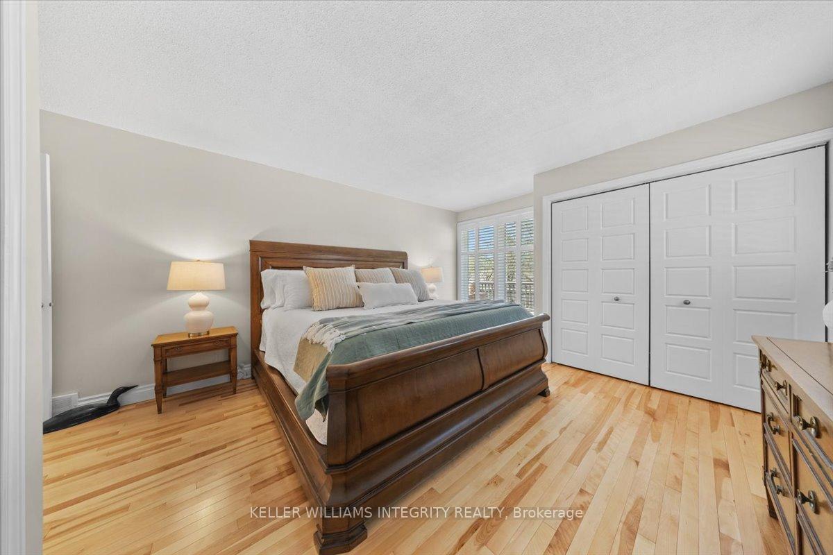 Photo 11 of 165 Dahlia Avenue, Ottawa, Applewood Acres — HOMEH