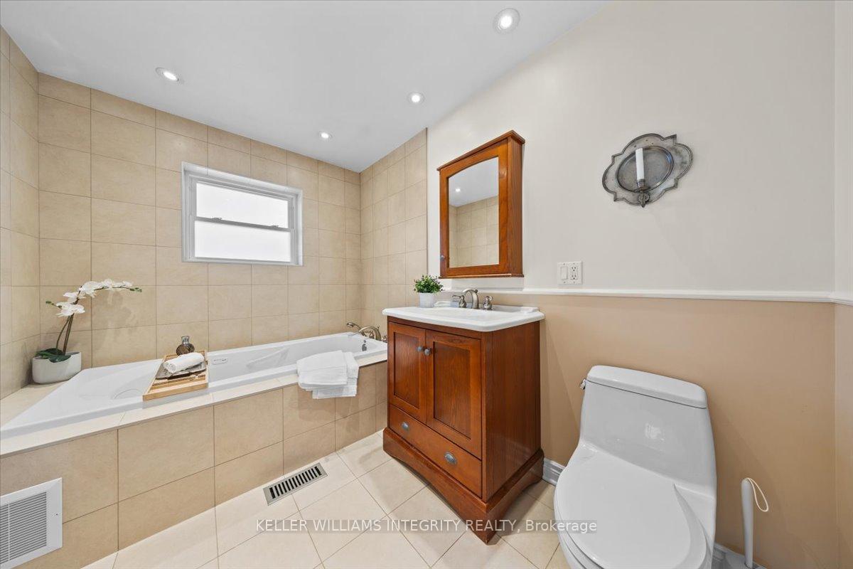 Photo 20 of 165 Dahlia Avenue, Ottawa, Applewood Acres — HOMEH