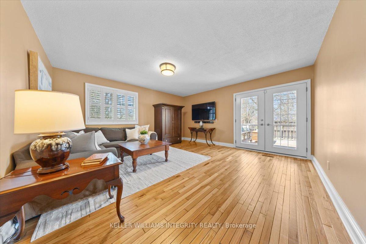 Photo 14 of 165 Dahlia Avenue, Ottawa, Applewood Acres — HOMEH