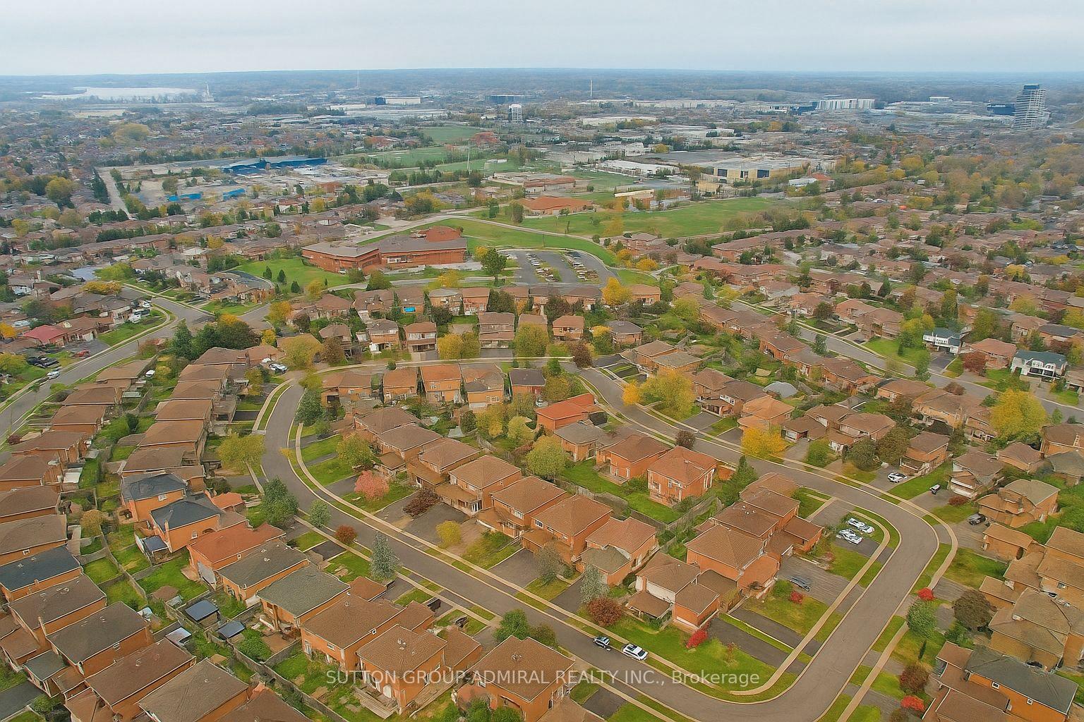 Photo 40 of 160 Marwood Place, Vaughan, Maple — HOMEH