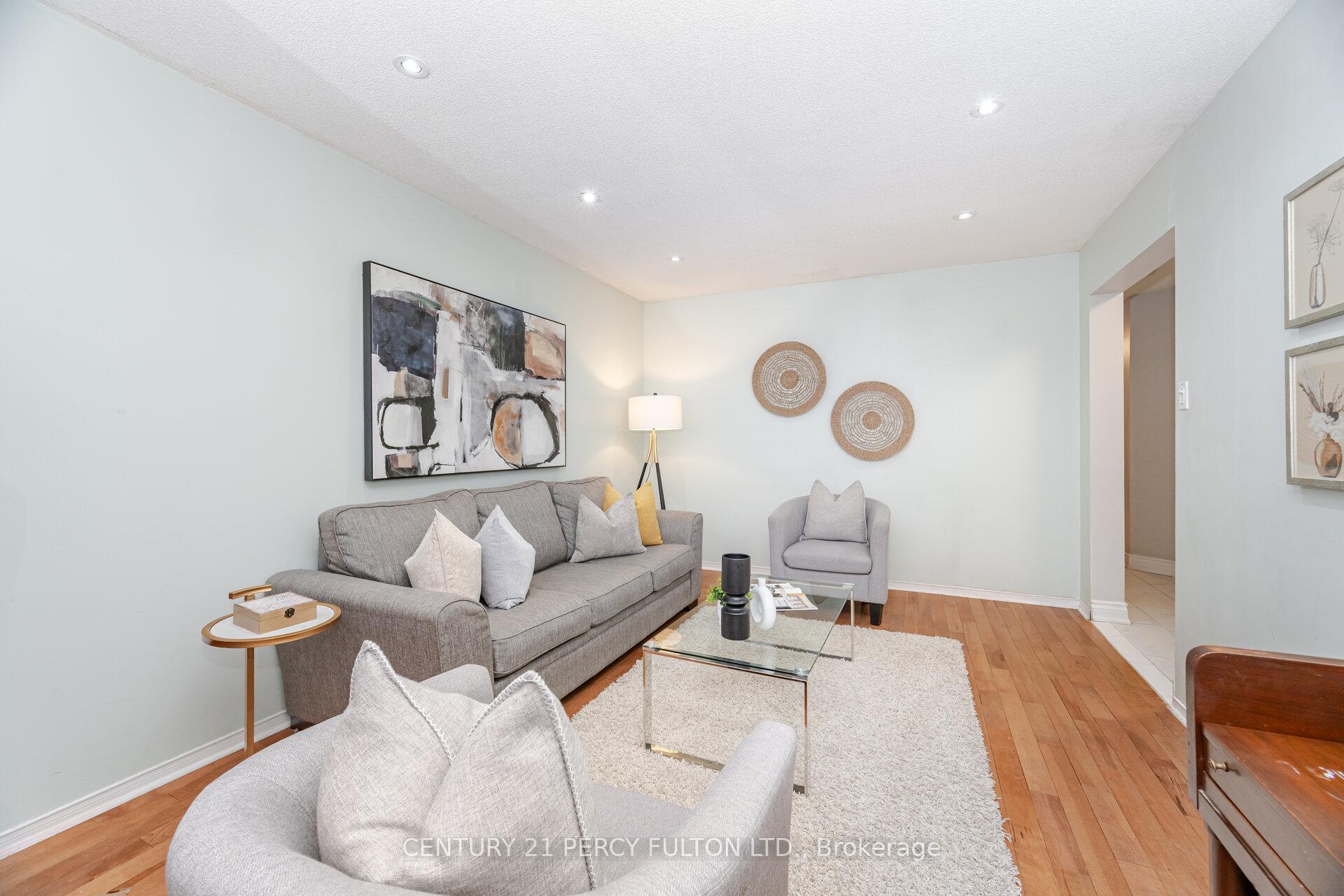 Photo 13 of 24 Carle Crescent, Ajax, Central West — HOMEH