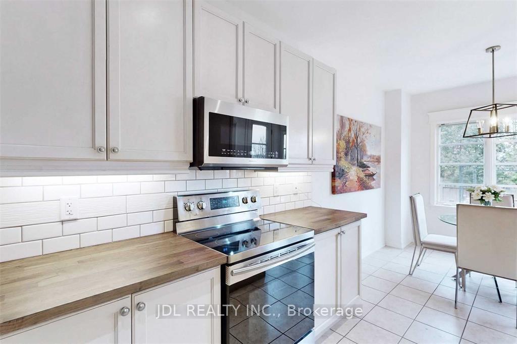 Photo 7 of 8 Mill River Drive, Vaughan, Patterson — HOMEH