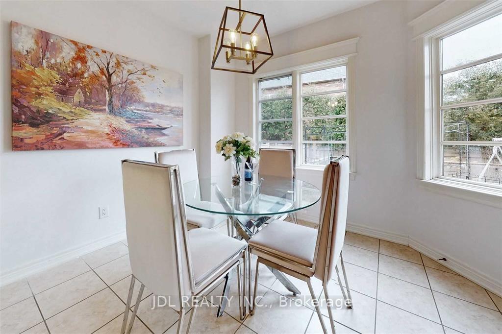 Photo 10 of 8 Mill River Drive, Vaughan, Patterson — HOMEH