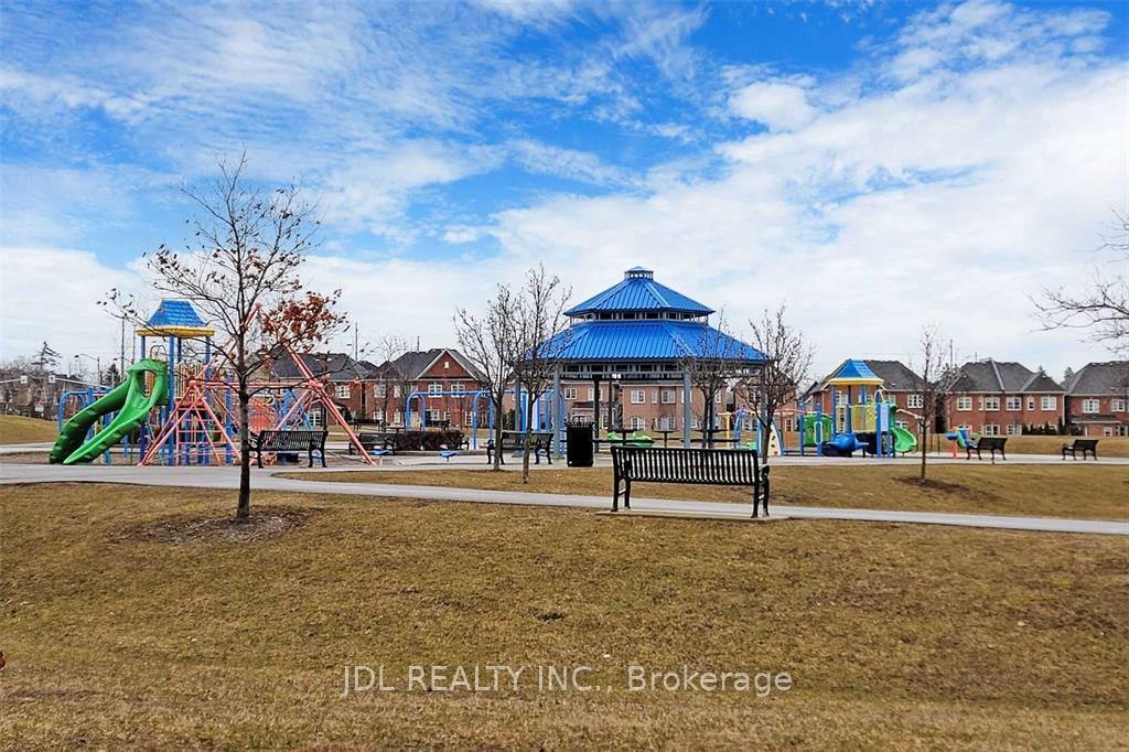Photo 20 of 8 Mill River Drive, Vaughan, Patterson — HOMEH