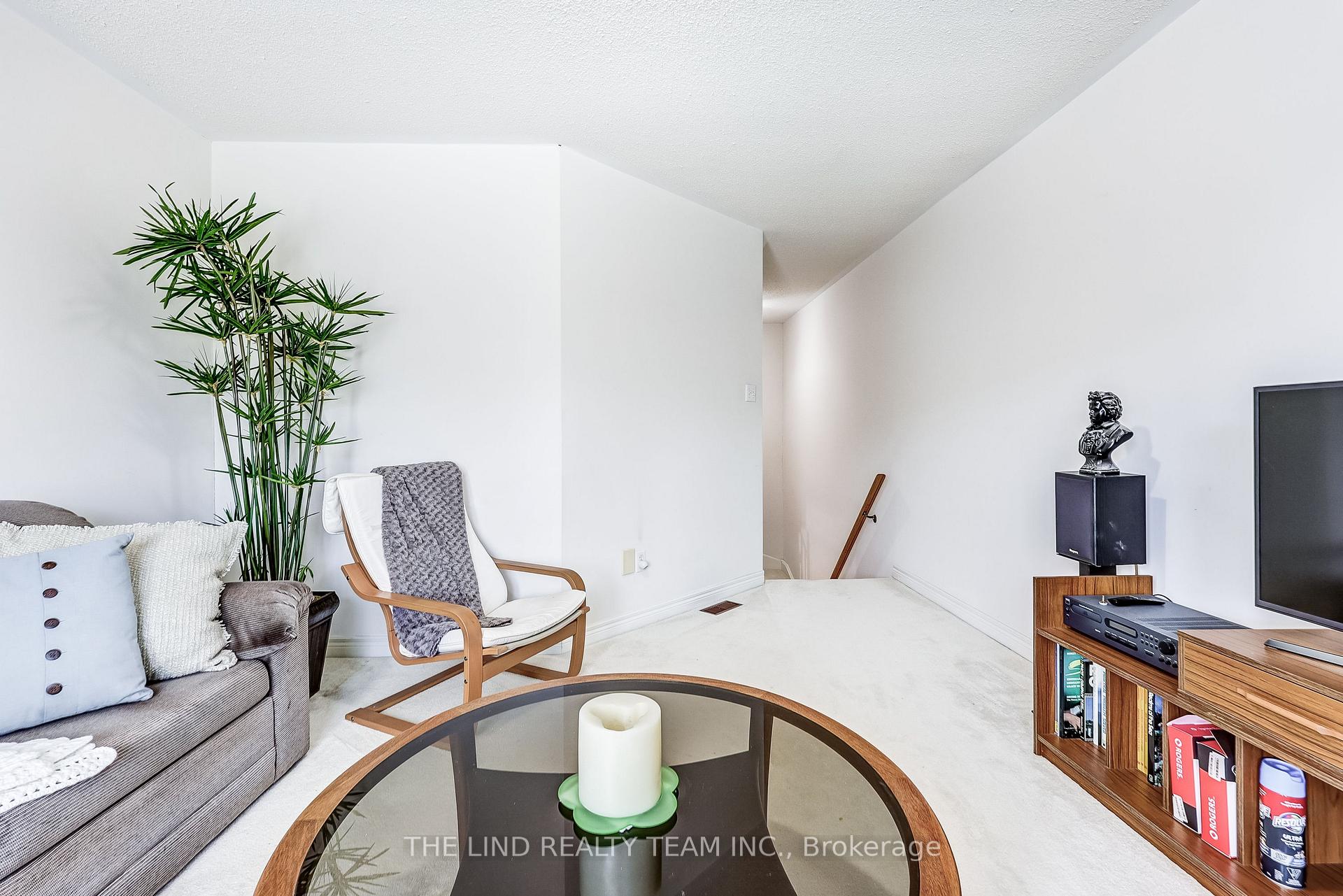 Photo 21 of 20 Hawtin Lane, Aurora, Aurora Grove — HOMEH