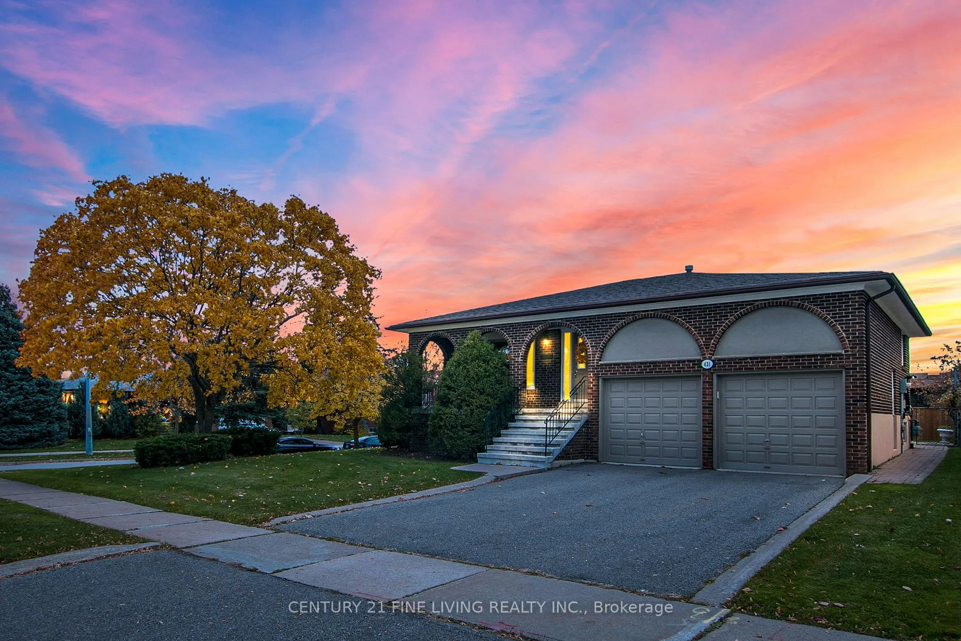 Front of 431 Woodbridge Avenue