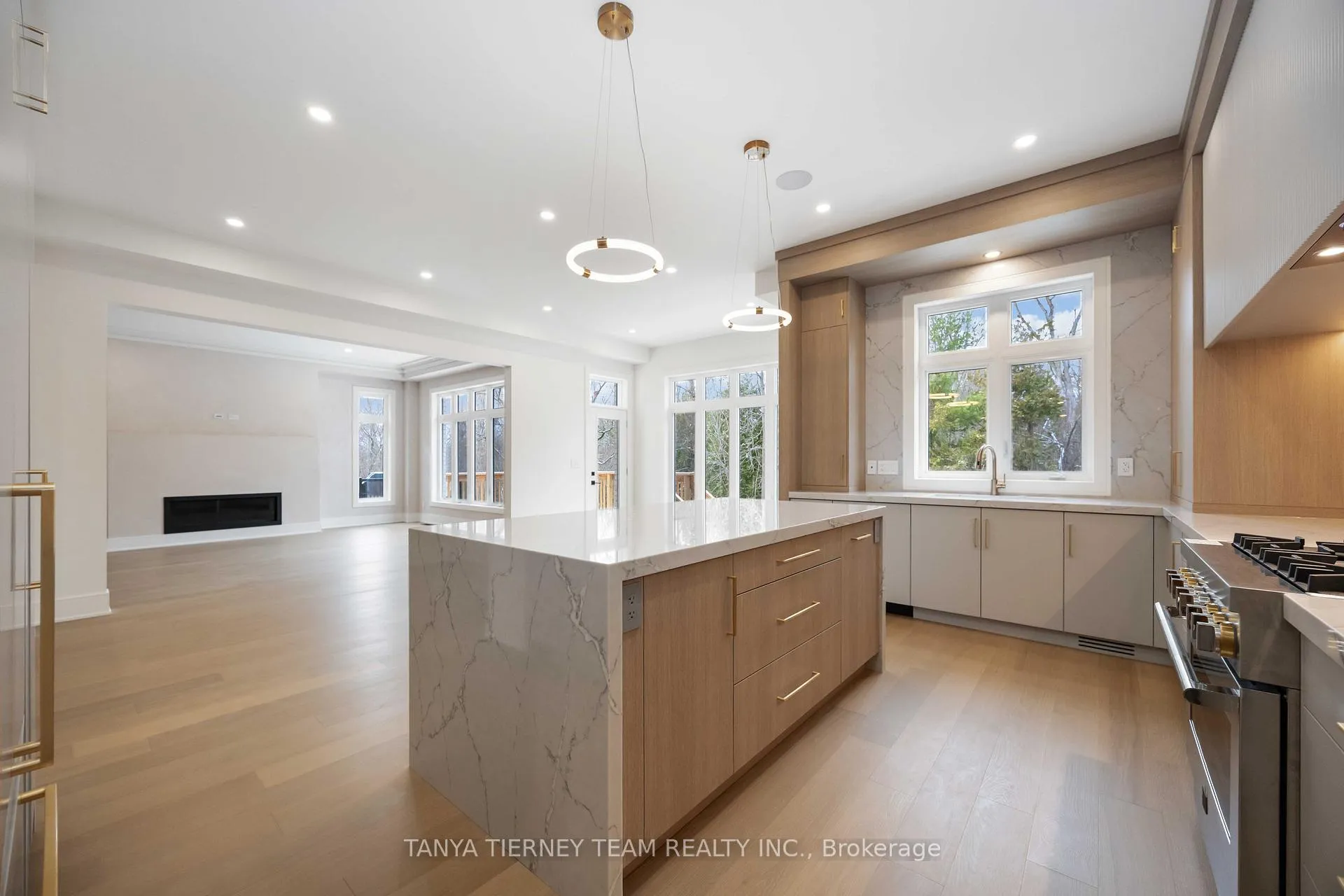 Photo 15 of 50 Carnwith Drive W, Whitby, Brooklin — HOMEH