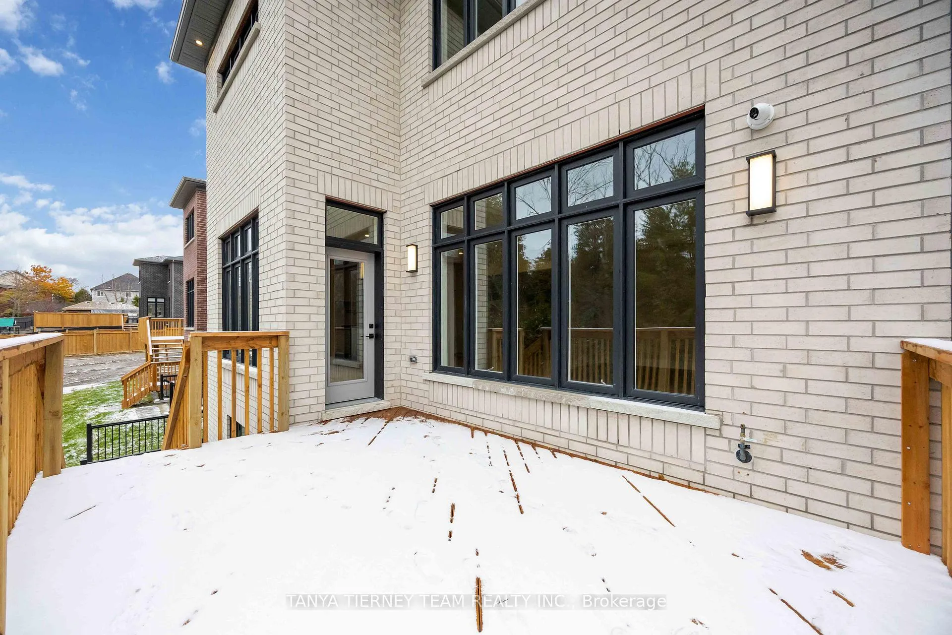 Photo 20 of 50 Carnwith Drive W, Whitby, Brooklin — HOMEH