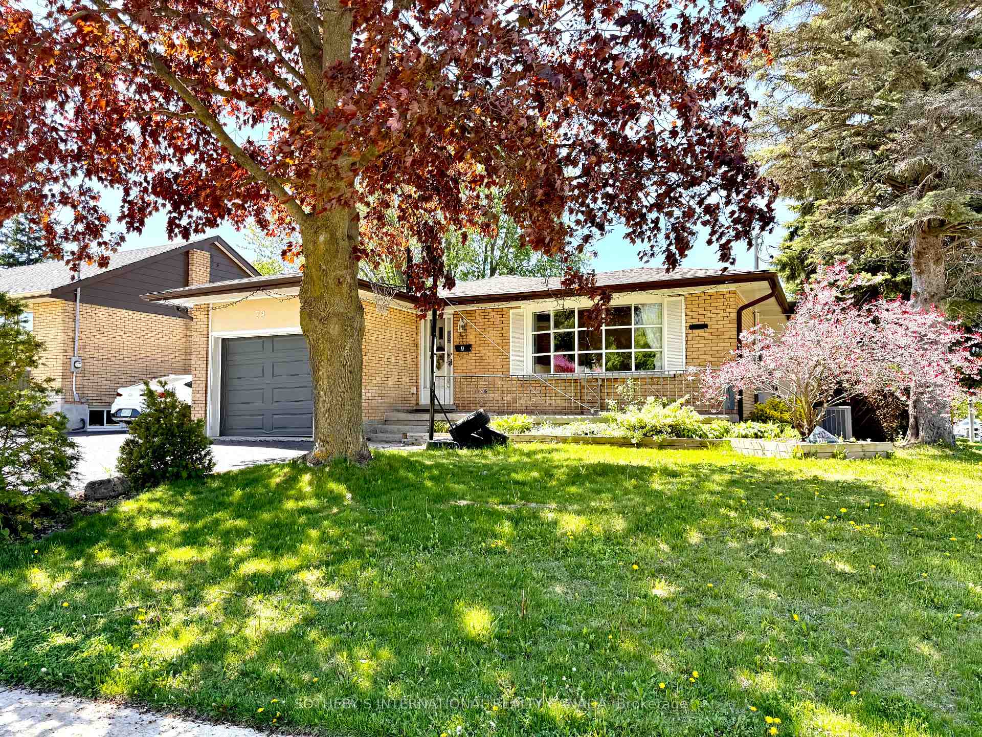 Photo 1 of 79 Ellis Crescent S, Waterloo, Uptown Waterloo — HOMEH