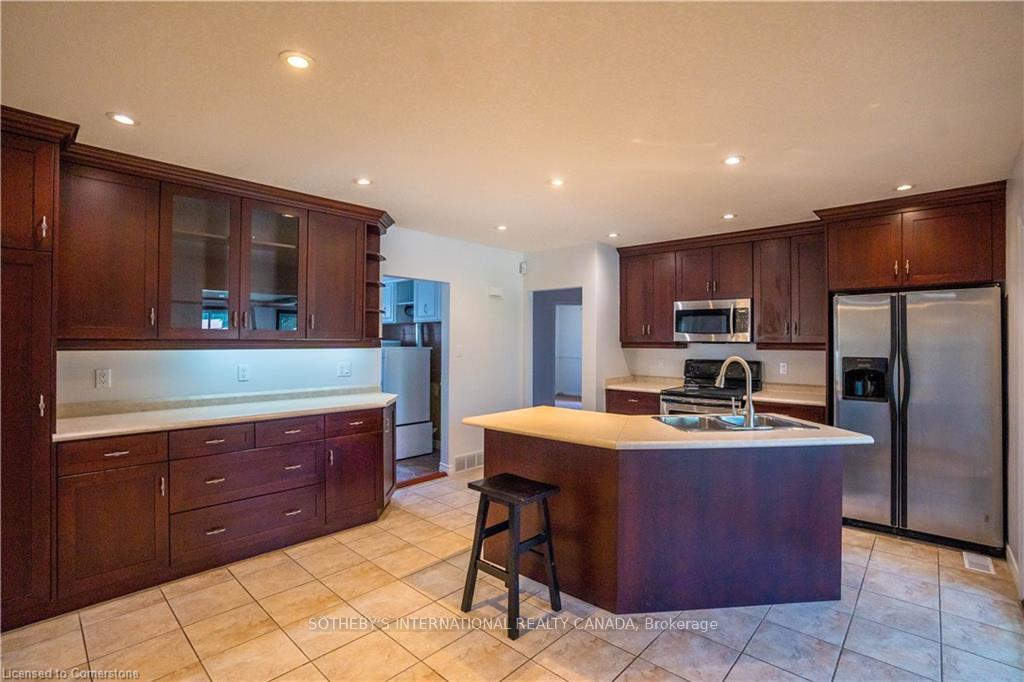 Photo 5 of 79 Ellis Crescent S, Waterloo, Uptown Waterloo — HOMEH