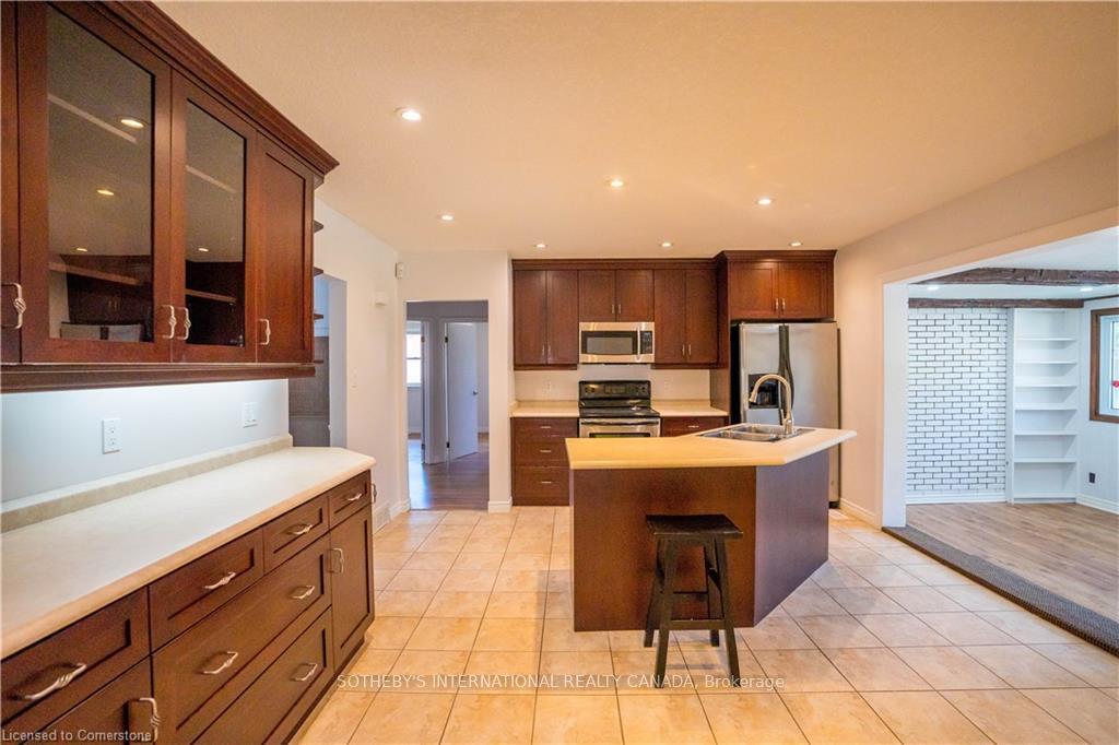 Photo 6 of 79 Ellis Crescent S, Waterloo, Uptown Waterloo — HOMEH