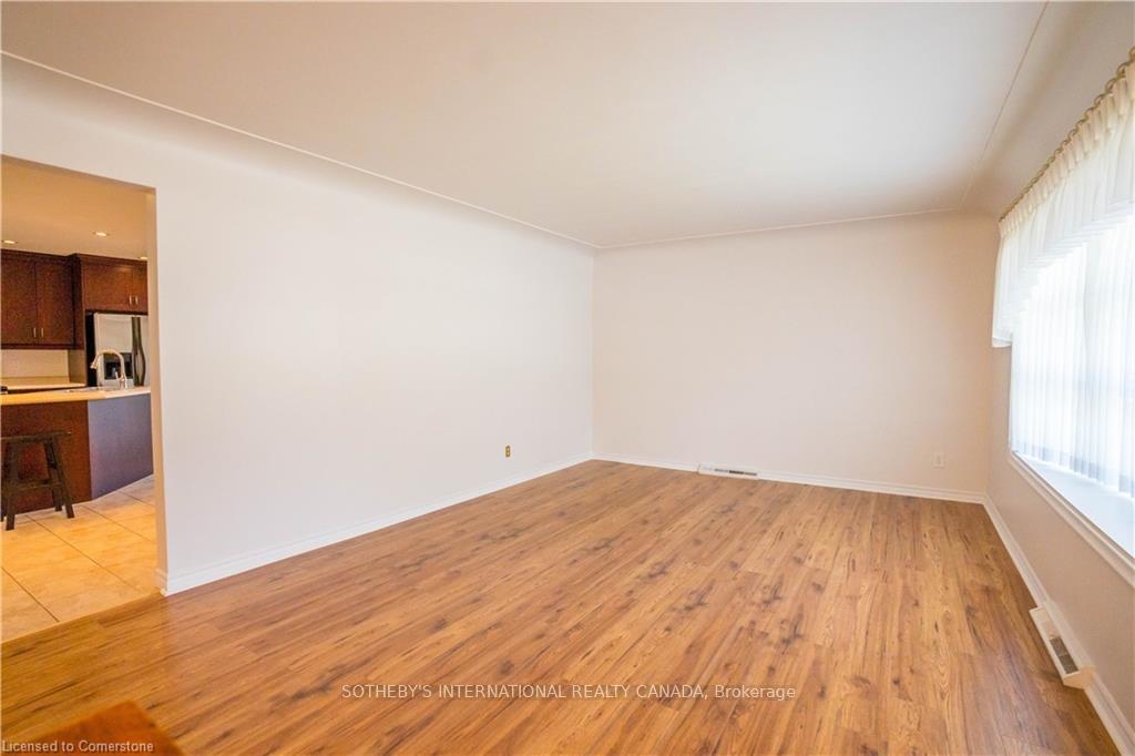 Photo 9 of 79 Ellis Crescent S, Waterloo, Uptown Waterloo — HOMEH