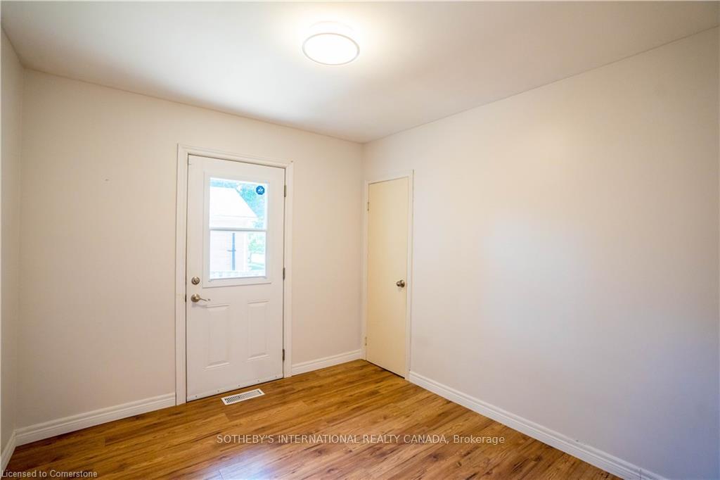 Photo 11 of 79 Ellis Crescent S, Waterloo, Uptown Waterloo — HOMEH