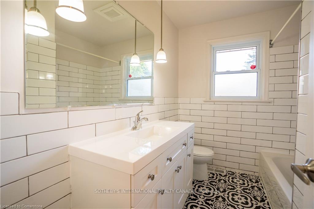 Photo 14 of 79 Ellis Crescent S, Waterloo, Uptown Waterloo — HOMEH