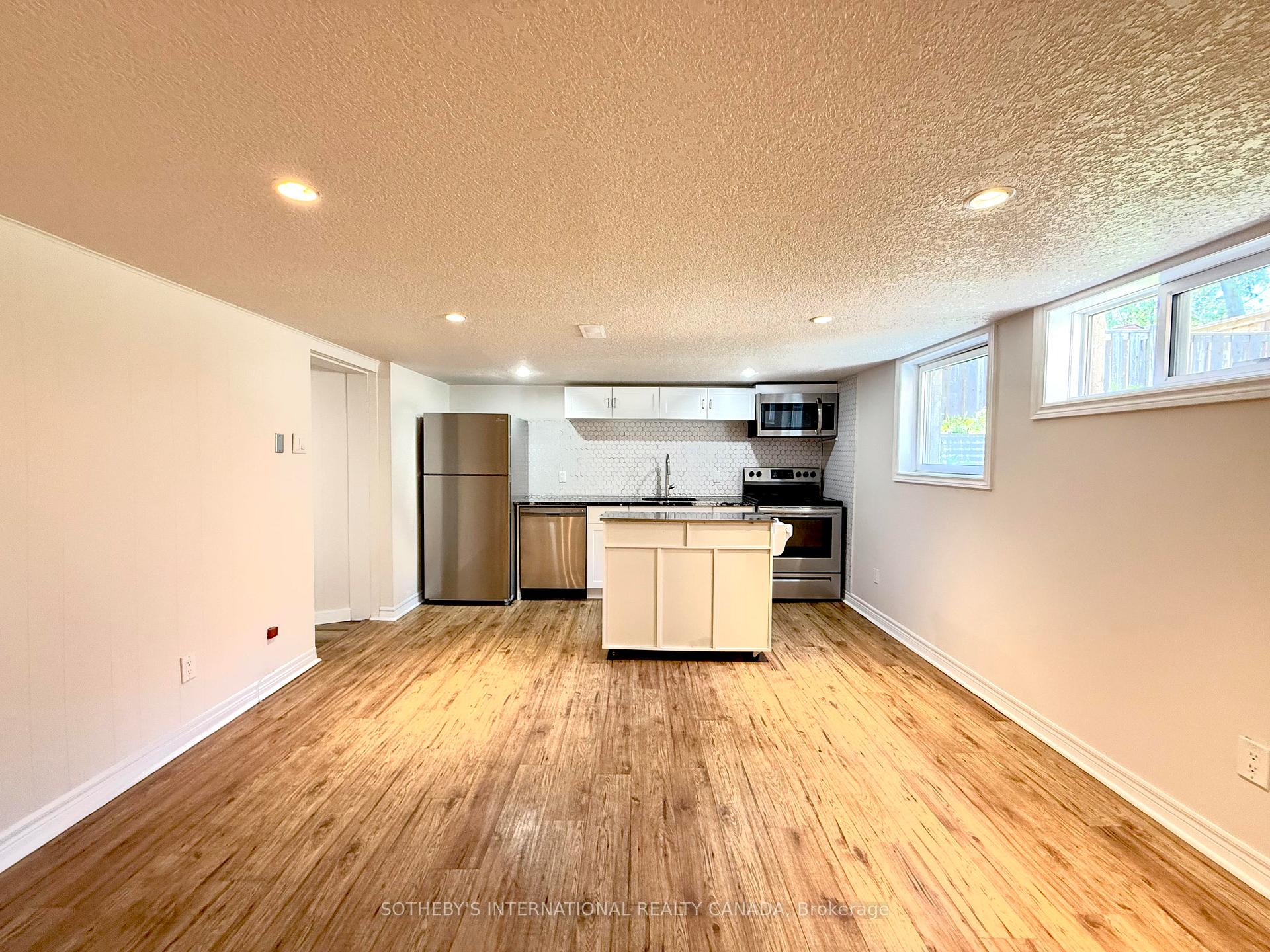 Photo 19 of 79 Ellis Crescent S, Waterloo, Uptown Waterloo — HOMEH