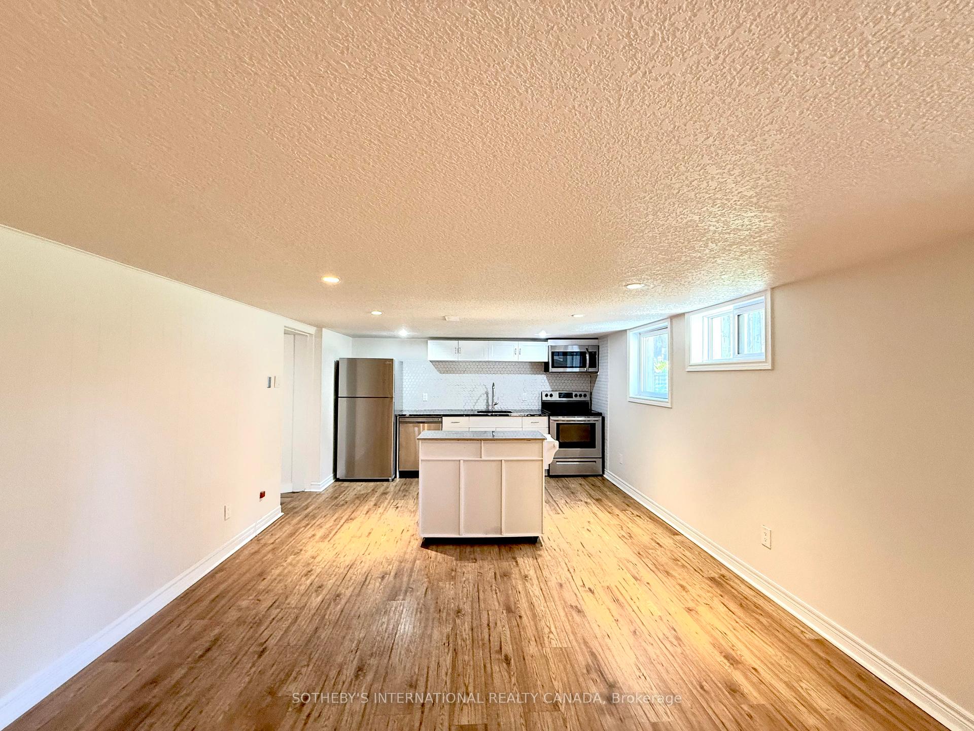 Photo 21 of 79 Ellis Crescent S, Waterloo, Uptown Waterloo — HOMEH