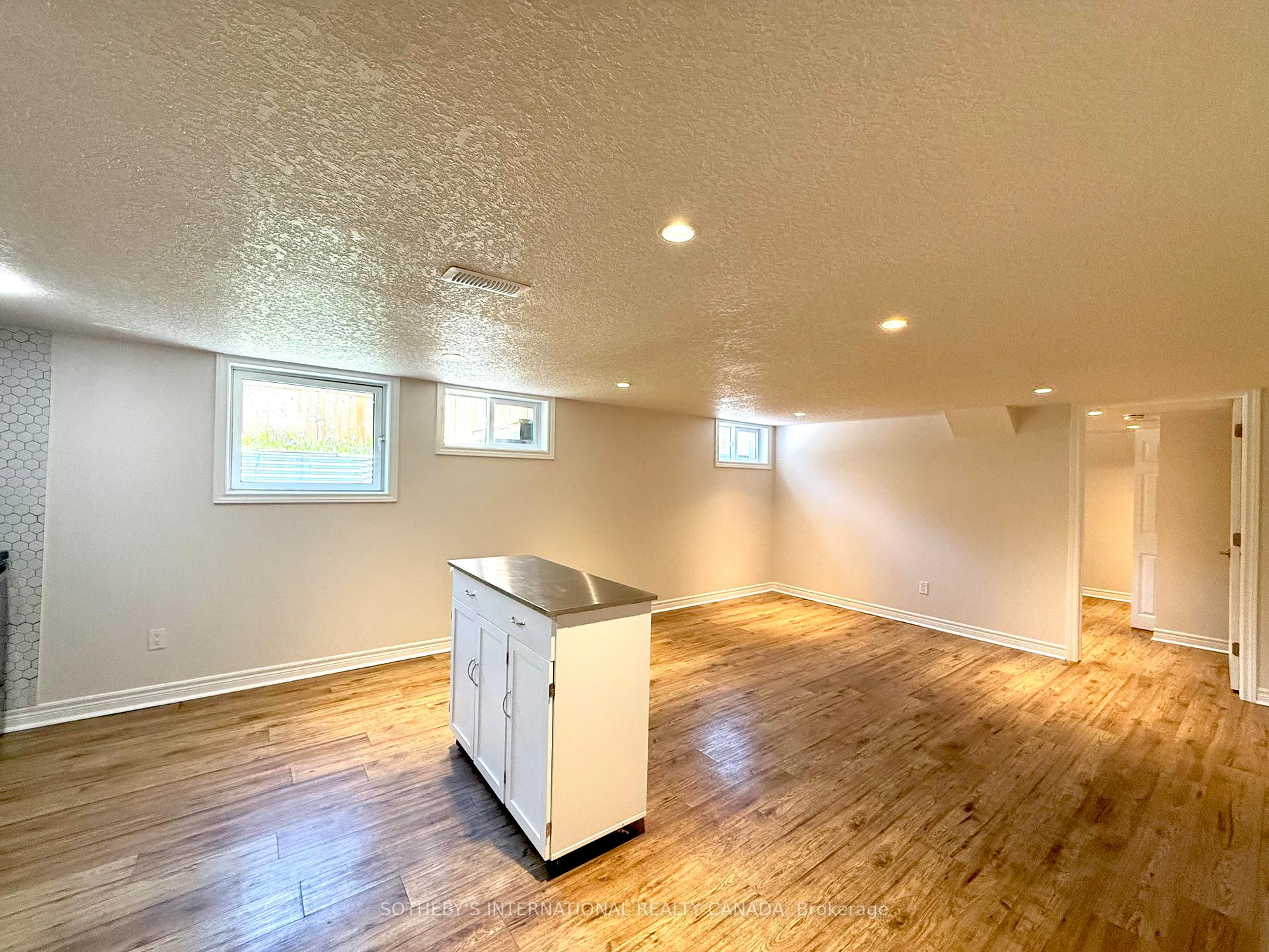 Photo 22 of 79 Ellis Crescent S, Waterloo, Uptown Waterloo — HOMEH