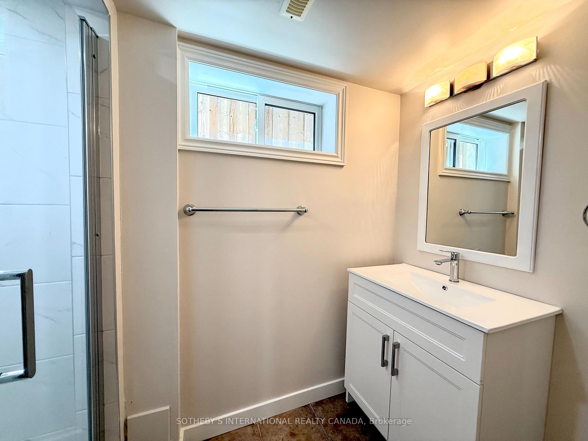 Photo 25 of 79 Ellis Crescent S, Waterloo, Uptown Waterloo — HOMEH