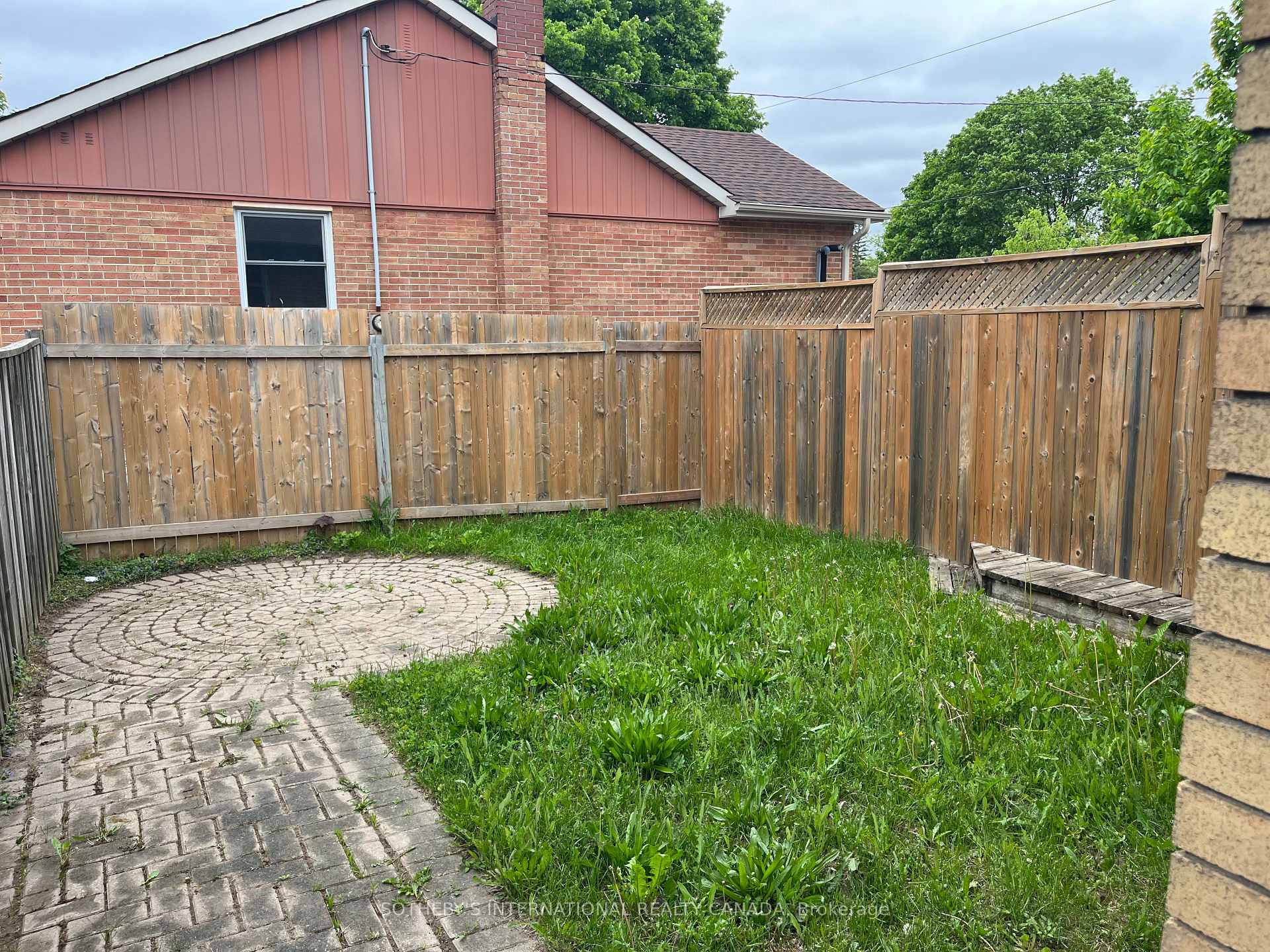 Photo 29 of 79 Ellis Crescent S, Waterloo, Uptown Waterloo — HOMEH
