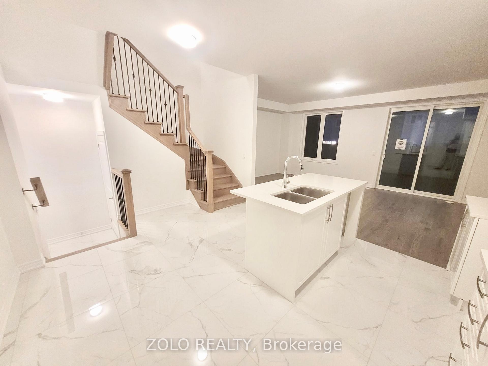 Photo 9 of 7 Sorbara Way, Whitby, Brooklin — HOMEH