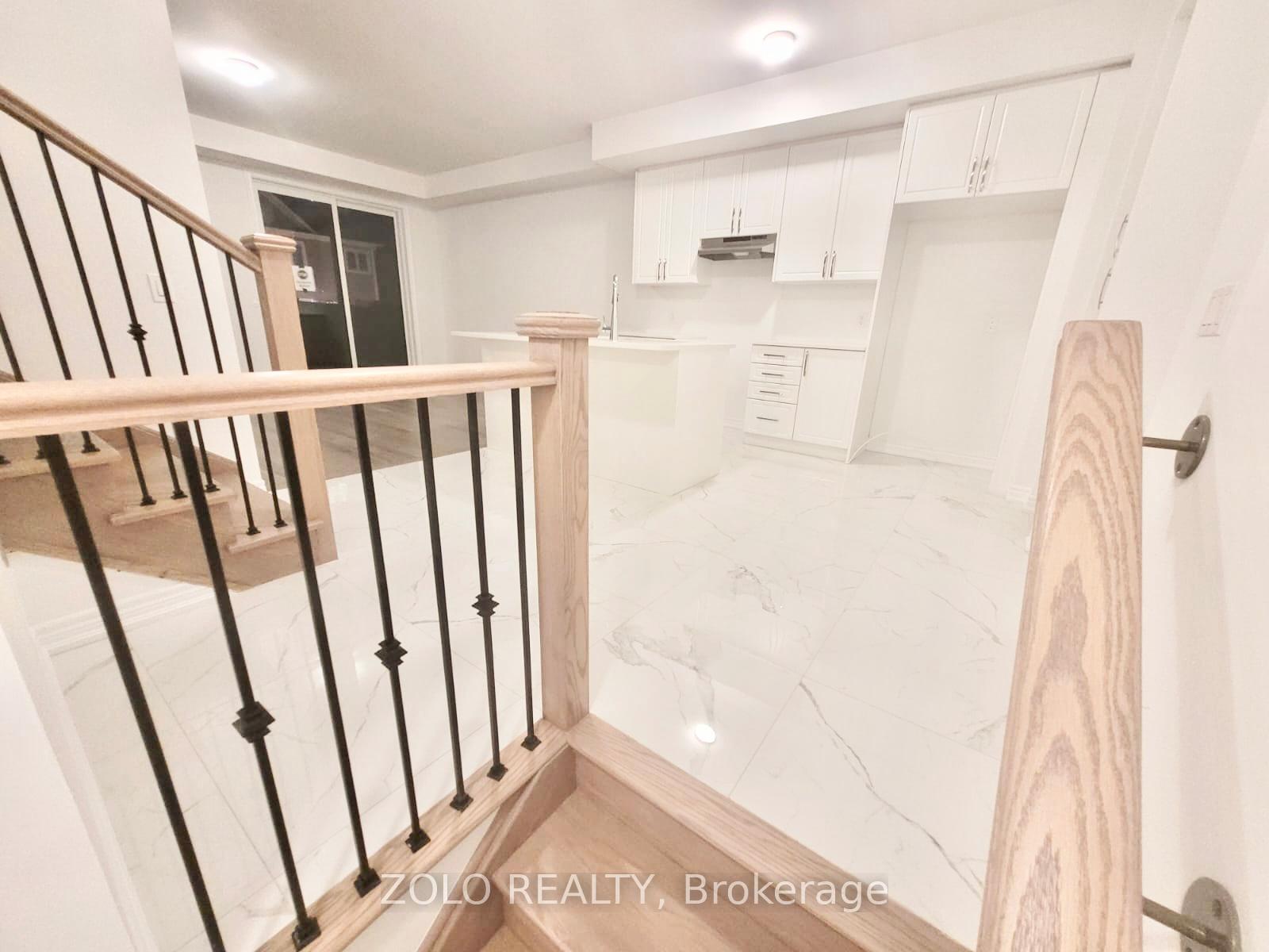 Photo 10 of 7 Sorbara Way, Whitby, Brooklin — HOMEH