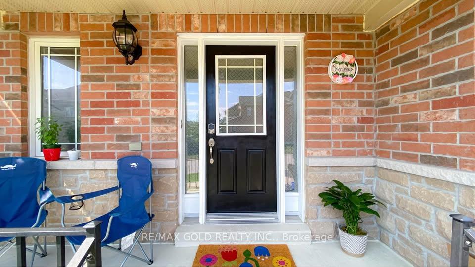 Photo 8 of 103 Whitlock Crescent, Ajax, Northeast Ajax — HOMEH