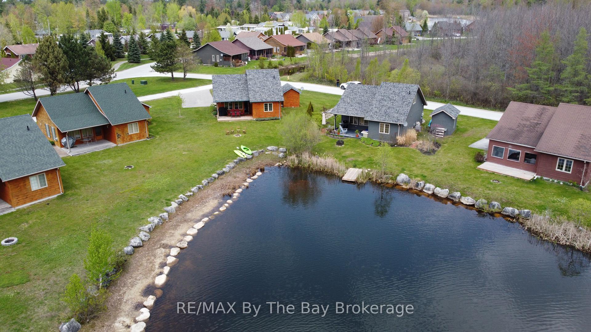 Photo 2 of 49 Cabin Crescent, Wasaga Beach — HOMEH
