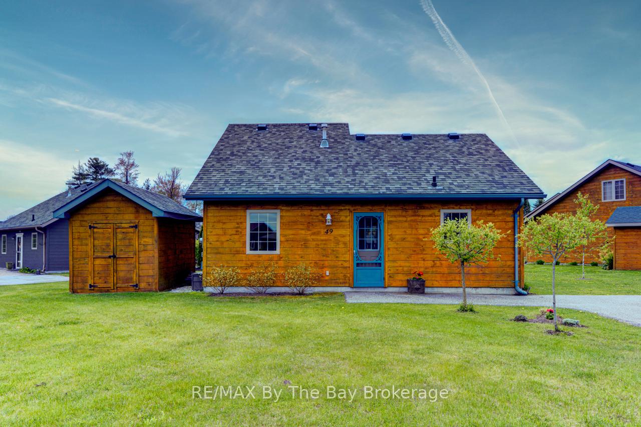 Photo 4 of 49 Cabin Crescent, Wasaga Beach — HOMEH