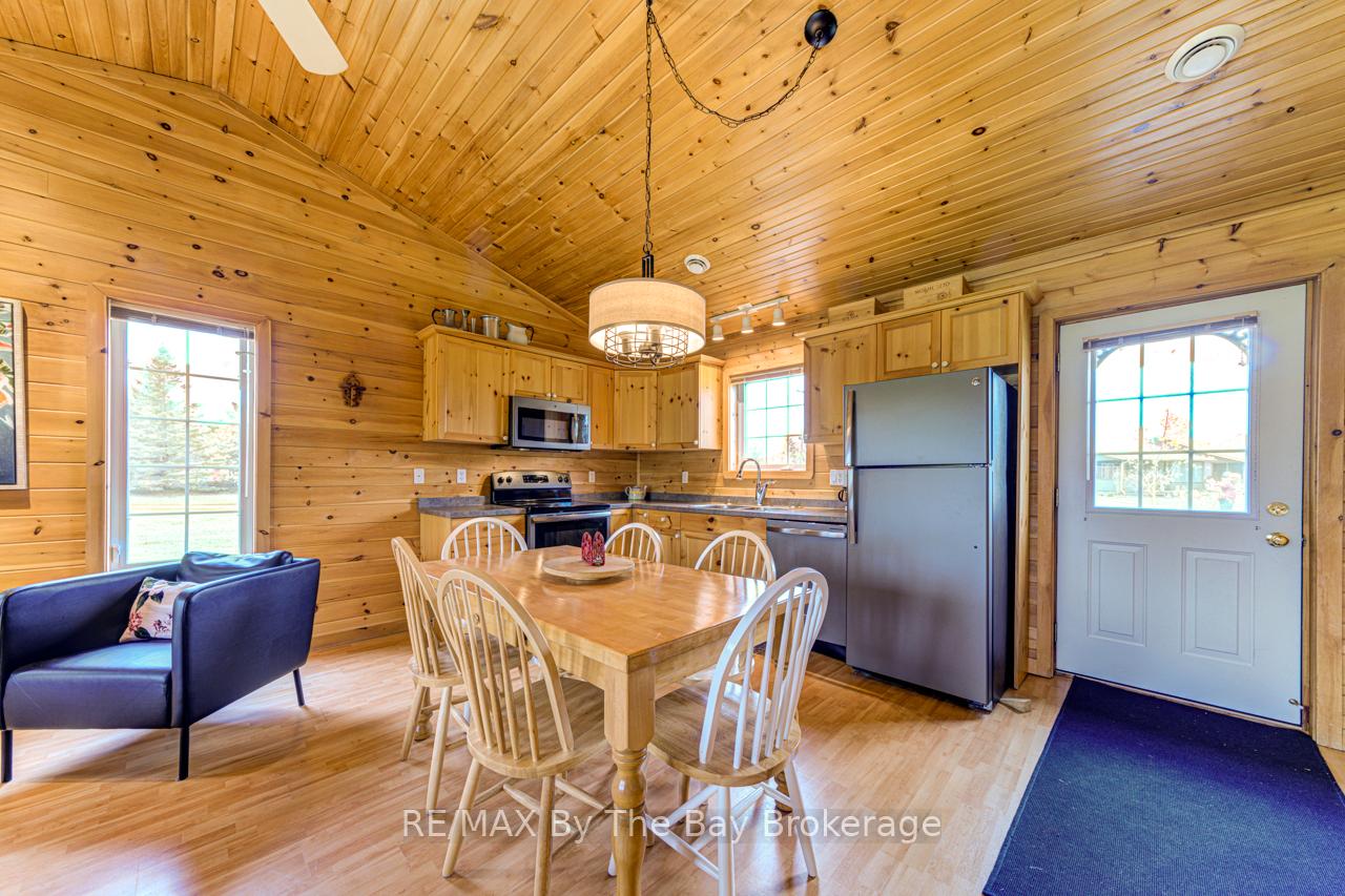 Photo 6 of 49 Cabin Crescent, Wasaga Beach — HOMEH