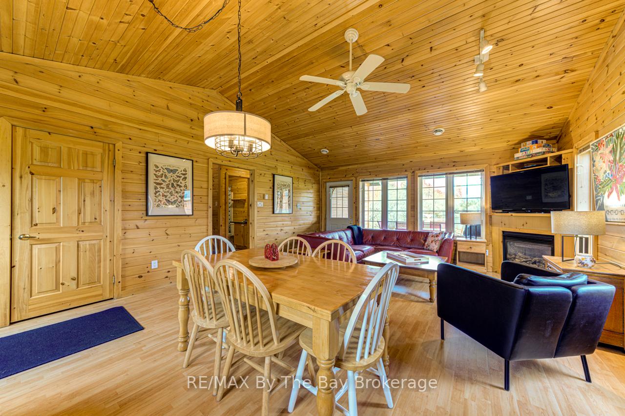 Photo 8 of 49 Cabin Crescent, Wasaga Beach — HOMEH