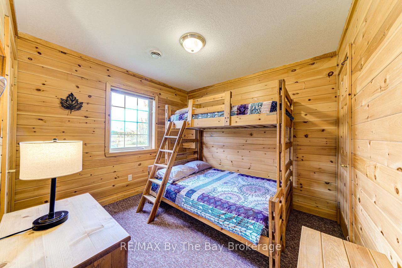 Photo 12 of 49 Cabin Crescent, Wasaga Beach — HOMEH
