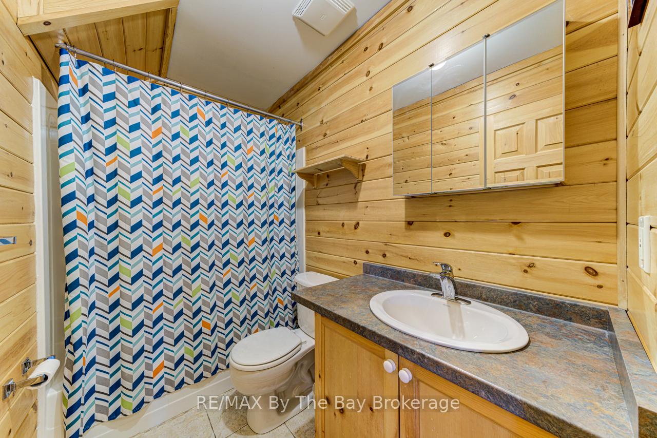 Photo 13 of 49 Cabin Crescent, Wasaga Beach — HOMEH