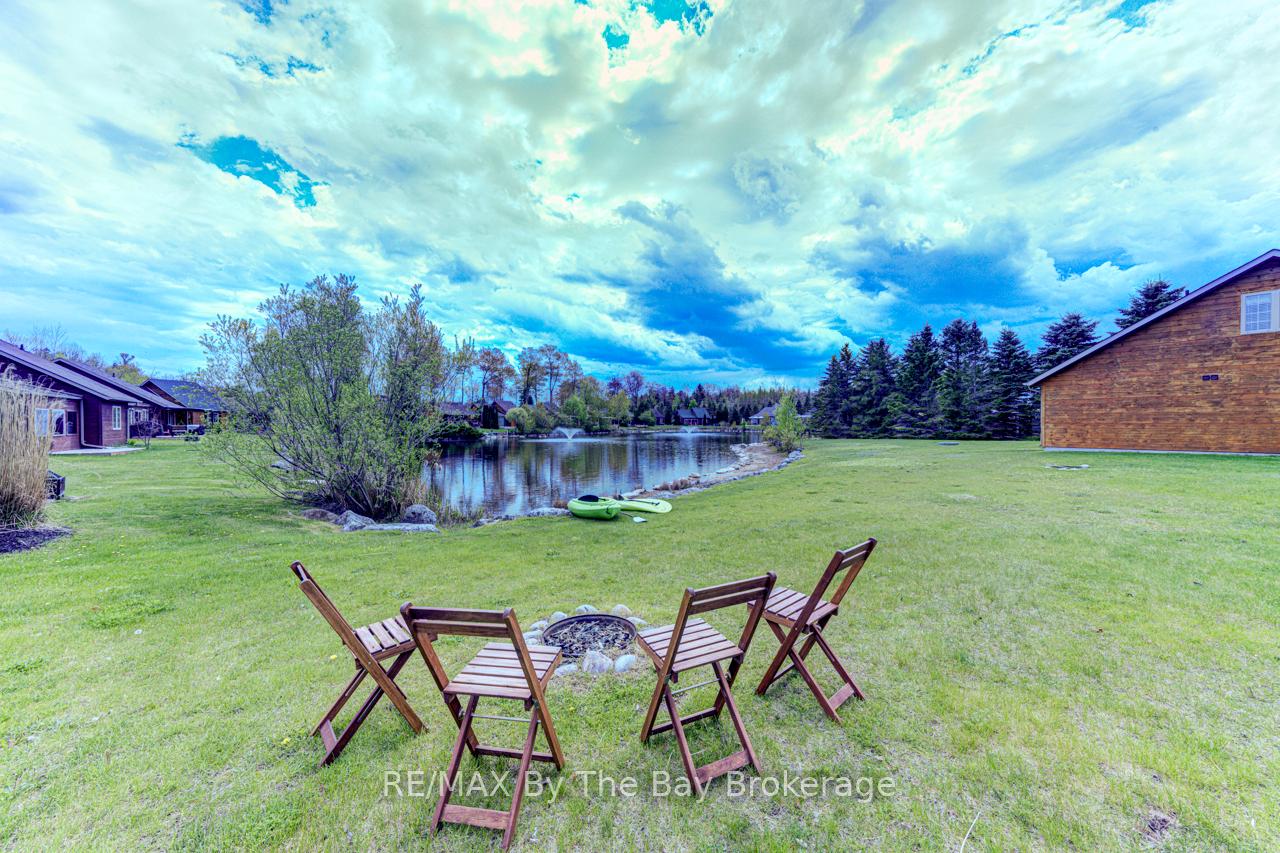 Photo 20 of 49 Cabin Crescent, Wasaga Beach — HOMEH