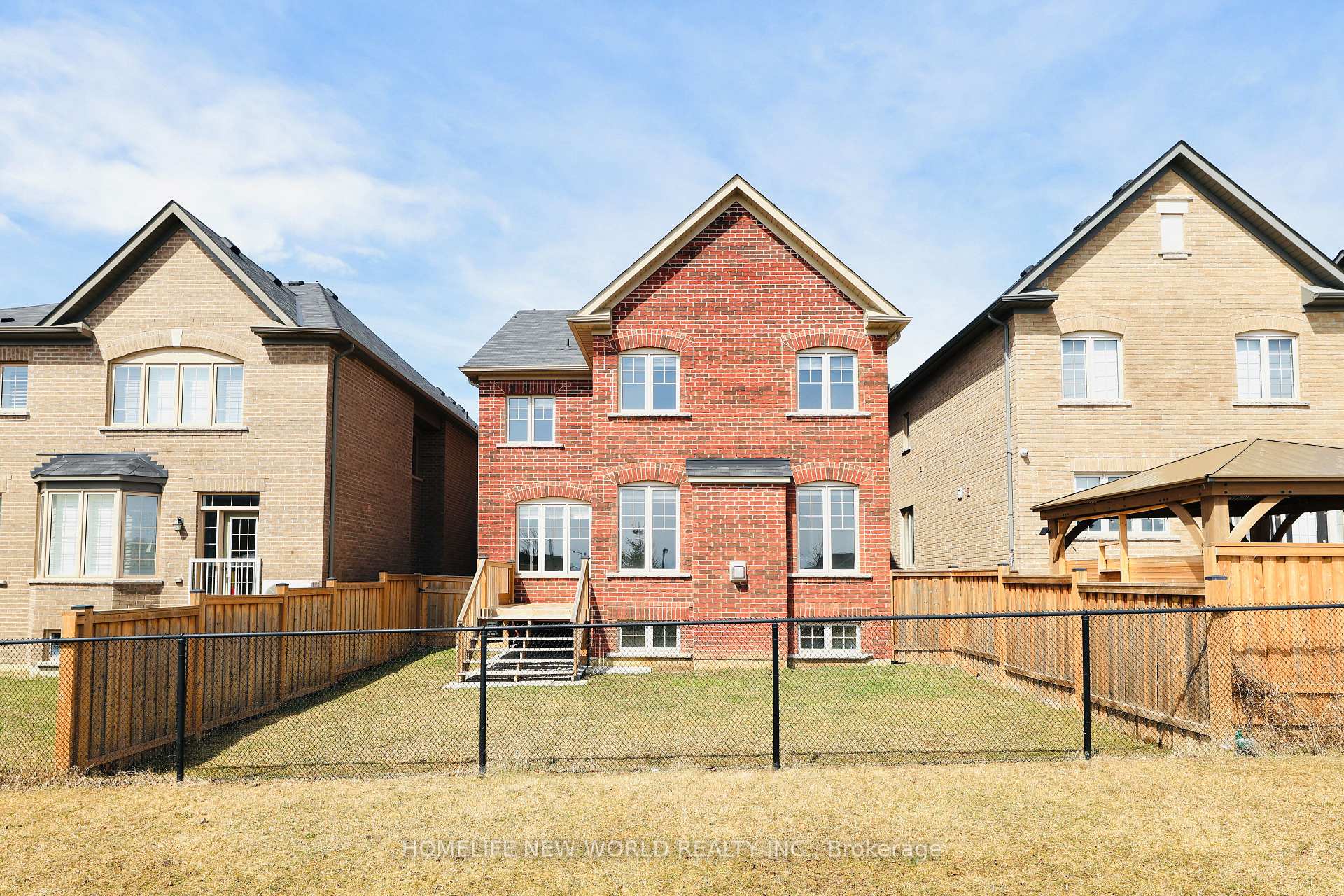 Photo 2 of 77 Cranbrook Crescent, Vaughan, Kleinburg — HOMEH