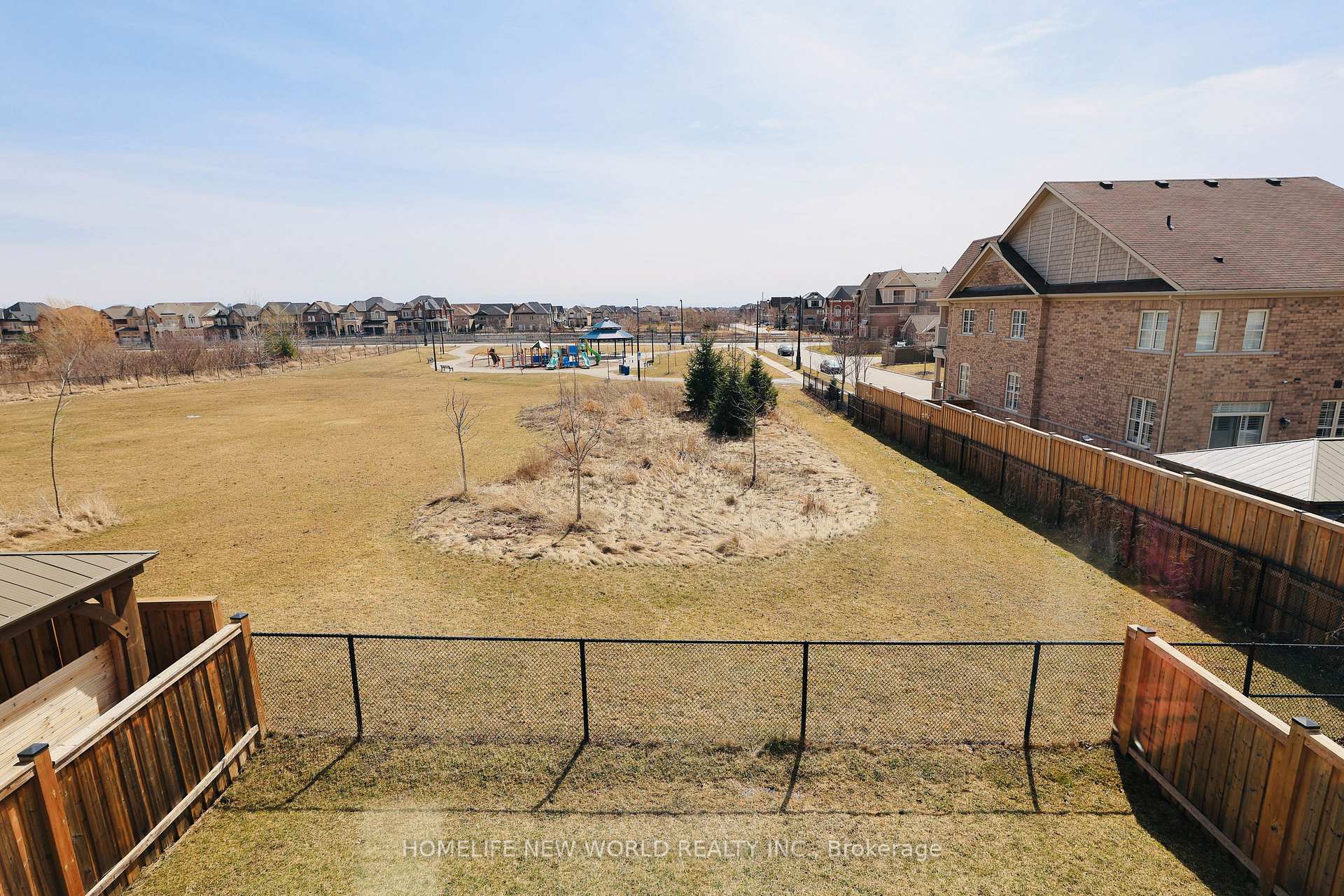 Photo 3 of 77 Cranbrook Crescent, Vaughan, Kleinburg — HOMEH